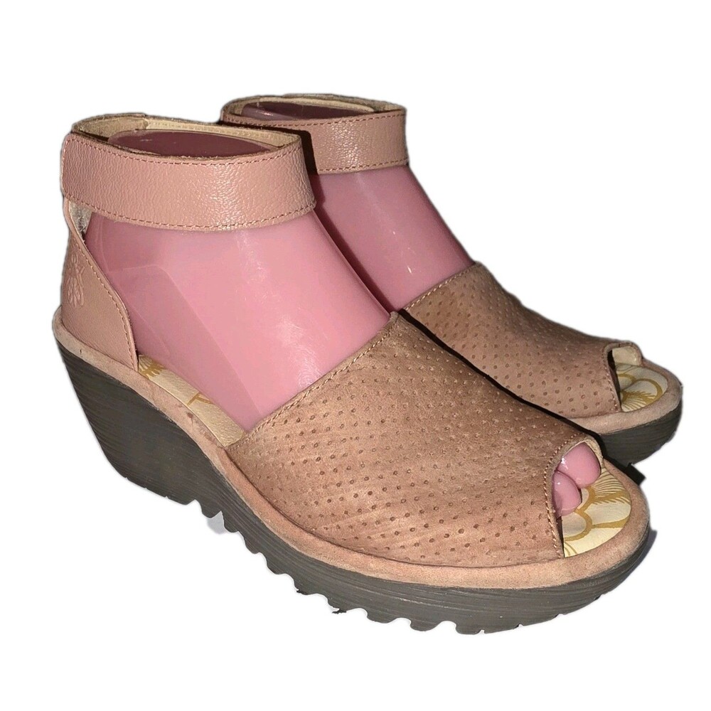 FLY LONDON YAKE Sz 6.5/7 Peach Leather Ankle Strap Logo Wedge Heel Boho Sandals